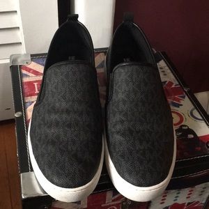 Michael kors leather catelyn slip on sneakers